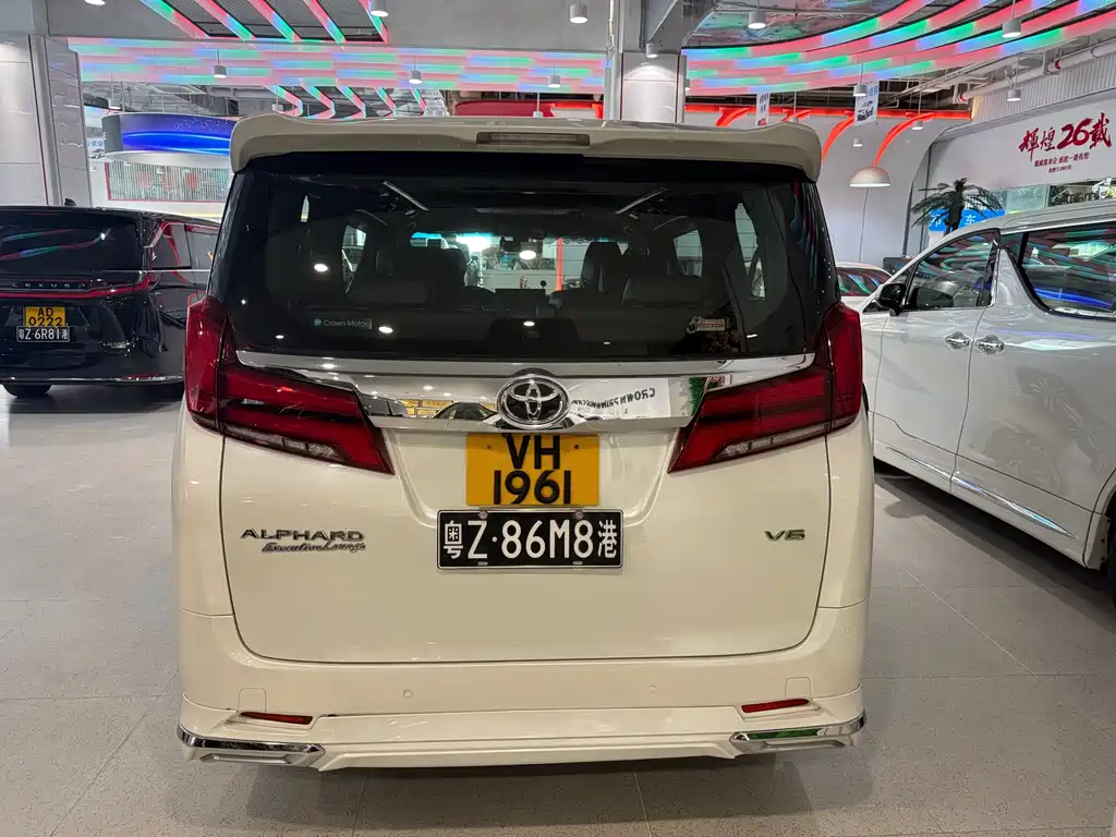 Toyota Alphard 2018 — фото 20