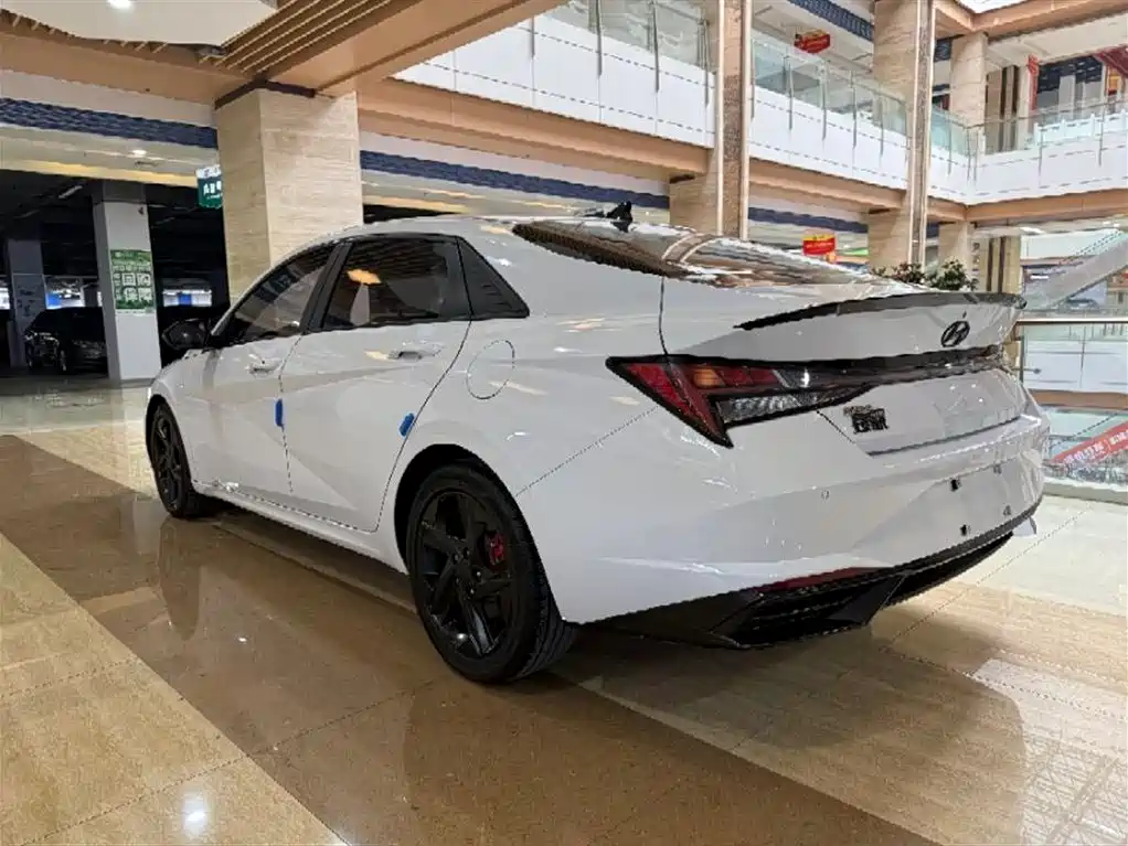 Hyundai Elantra 2023