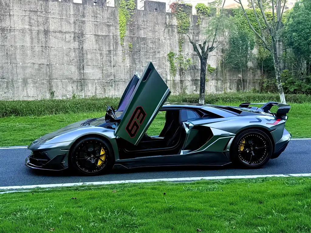 Lamborghini Aventador 2014 — фото 25