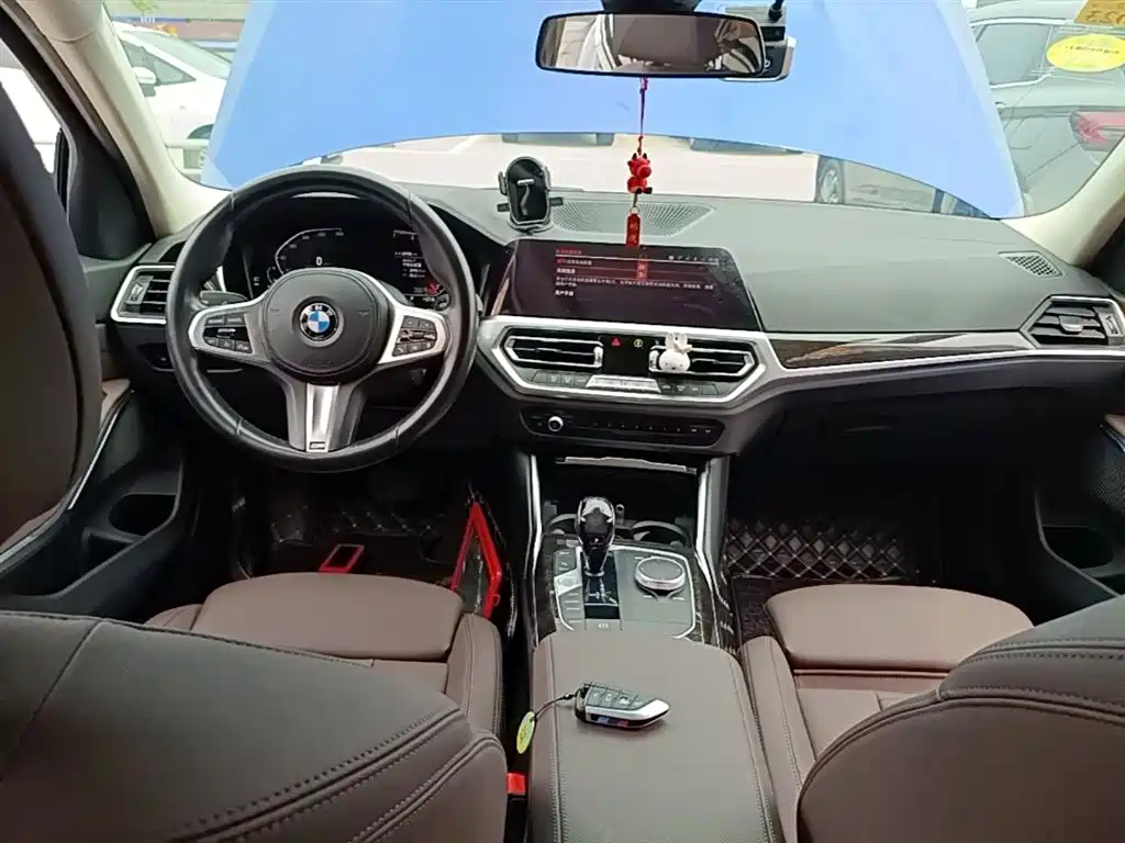 BMW 3 Series 2021 — фото 10
