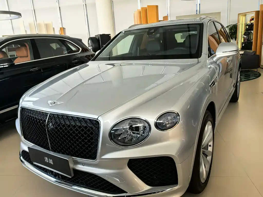 Bentley Bentayga — фото 1