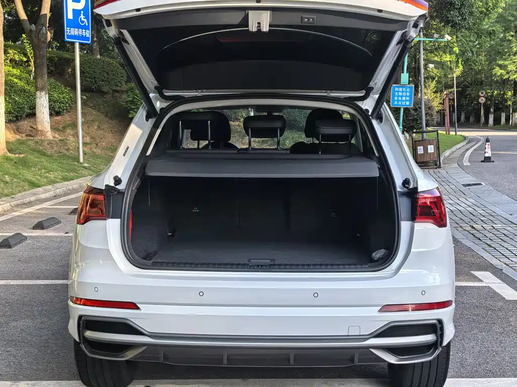 Audi Q3 2023 — фото 13
