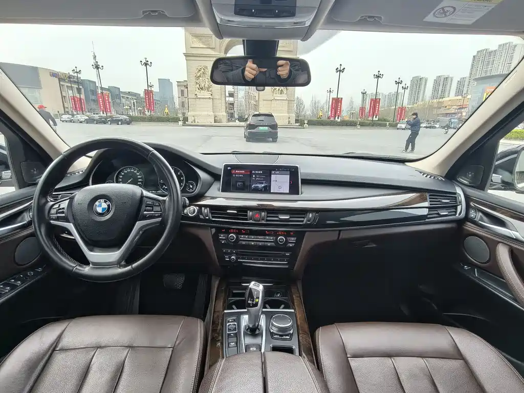 BMW X5 2018 — фото 9