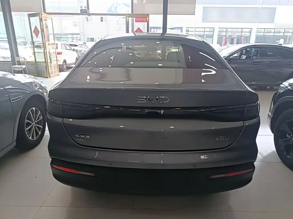 BYD Seal 05 DM-i 2025 — фото 6