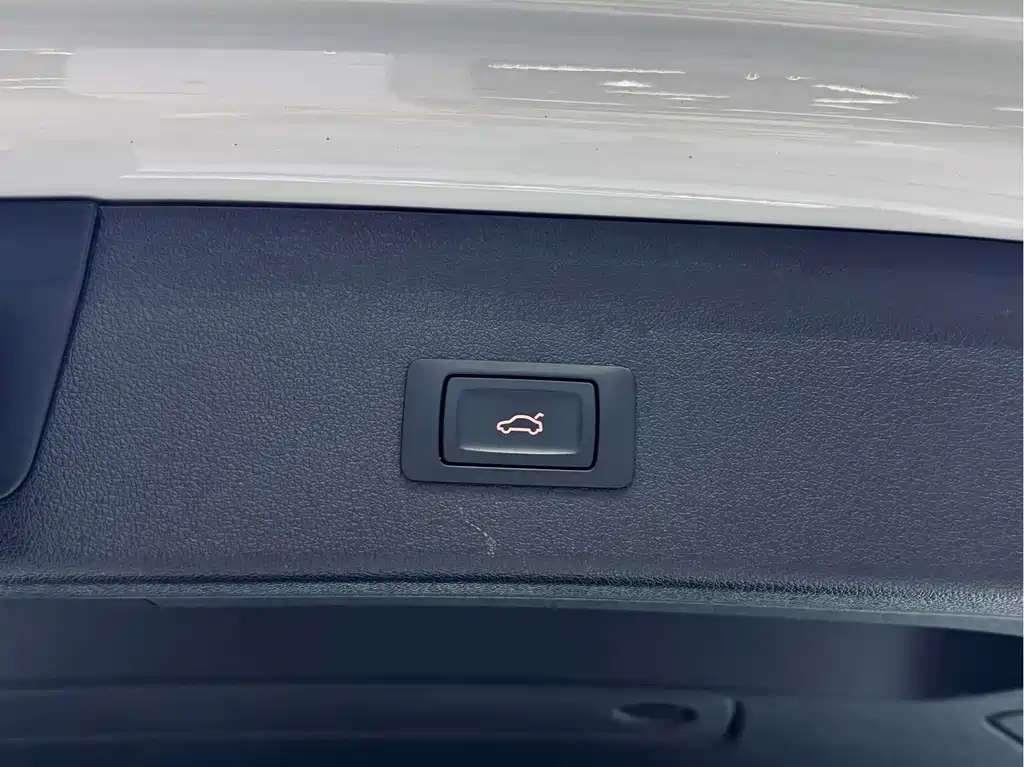 Audi Q3 2019 — фото 23