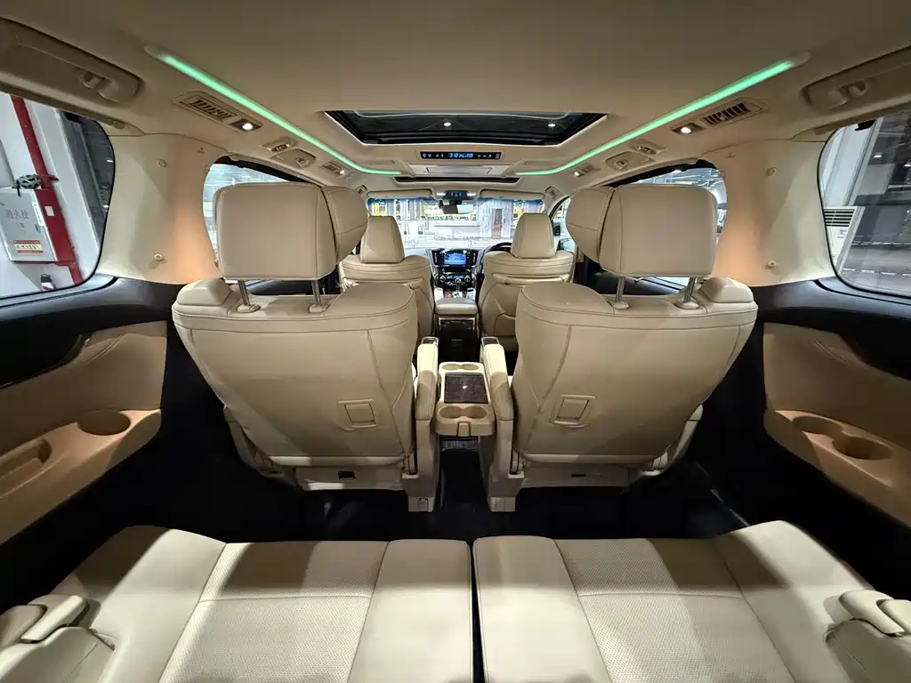 Toyota Alphard 2019 — фото 12