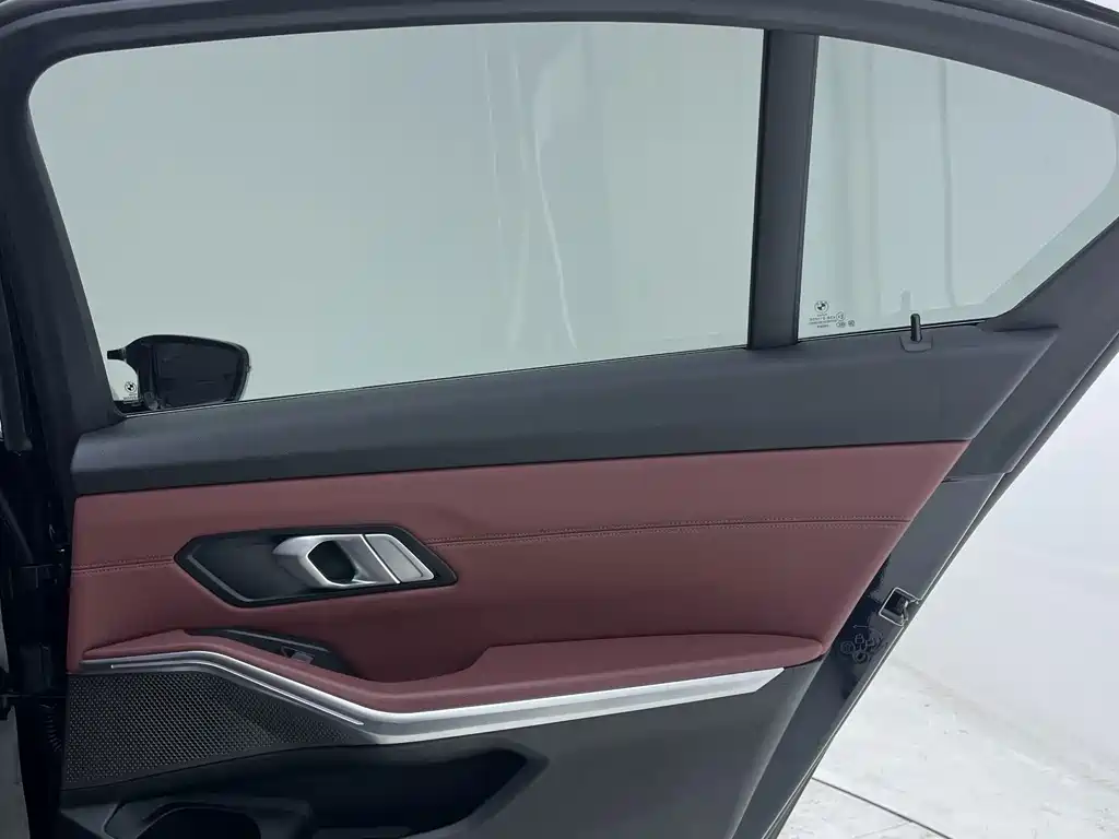 BMW 3 Series 2022 — фото 13