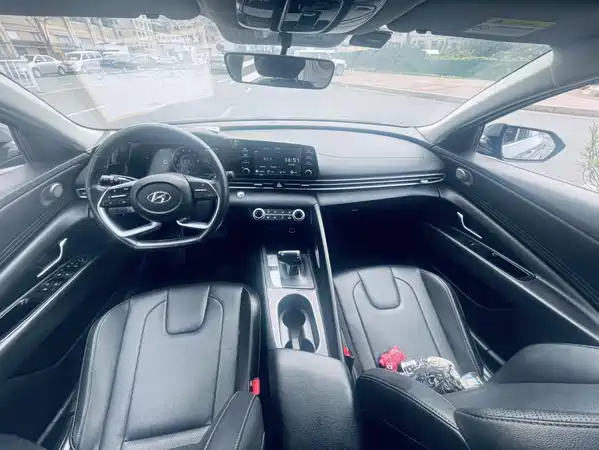 Hyundai Elantra 2021