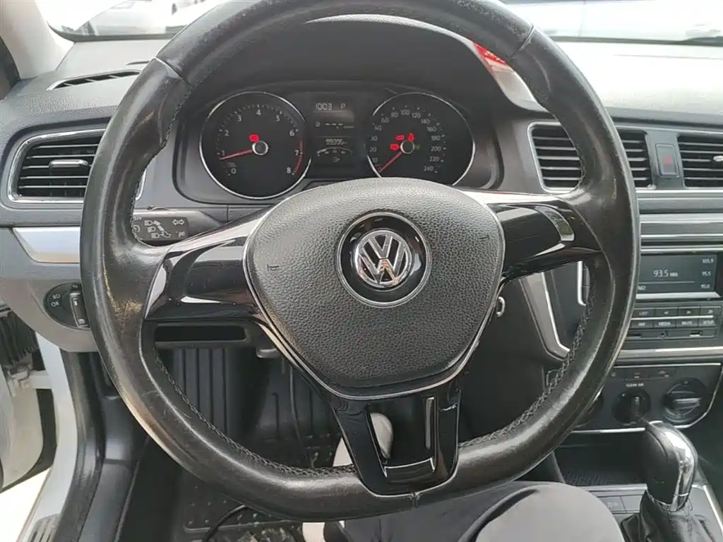 Volkswagen Lavida 2015 — фото 11
