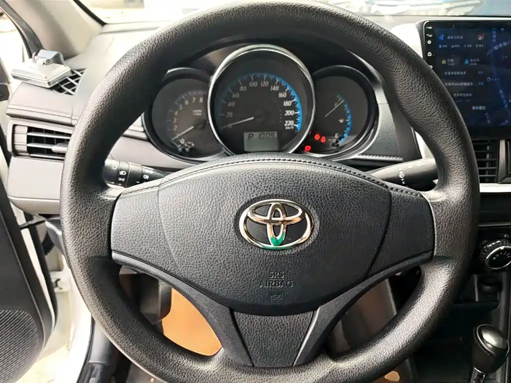 Toyota Yaris L 2019 — фото 11