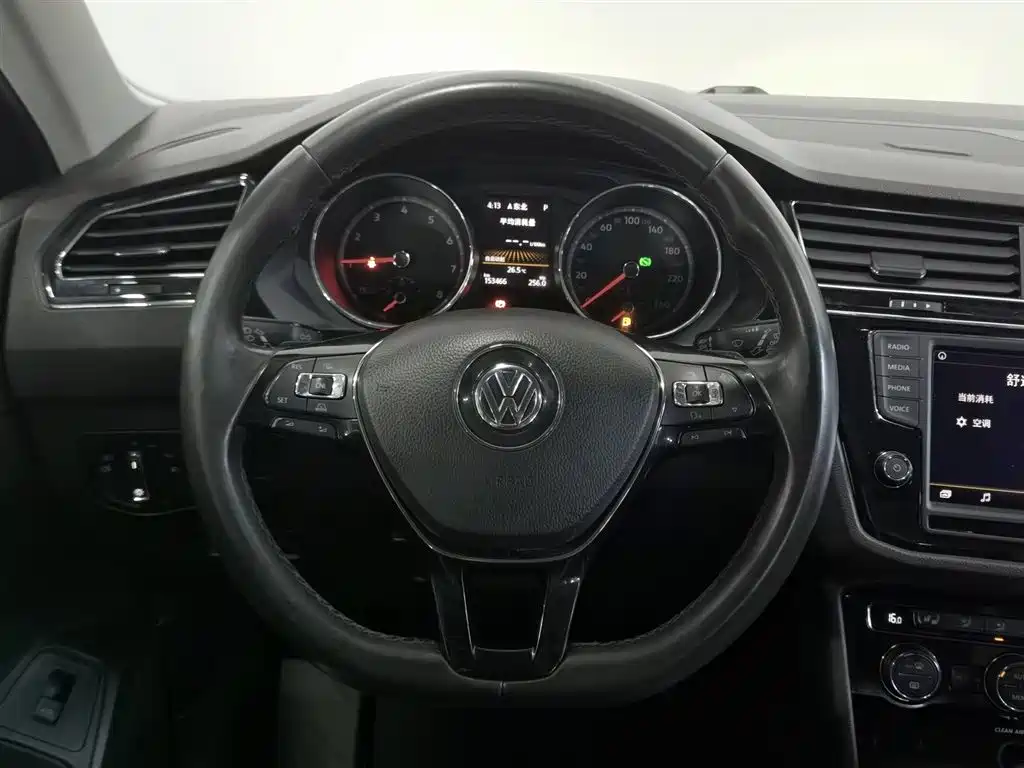 Volkswagen Tiguan L 2017 — фото 11