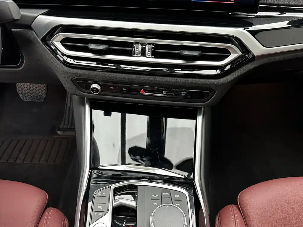 BMW 3 Series 2023 — фото 14