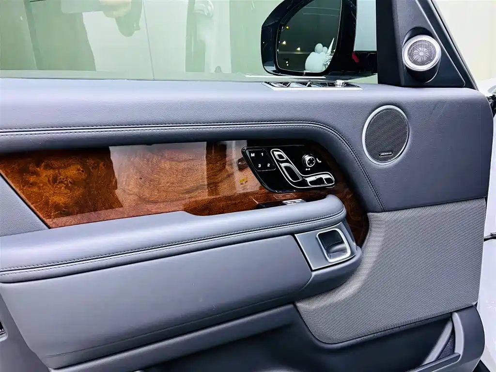 Land Rover Range Rover 2020 — фото 11