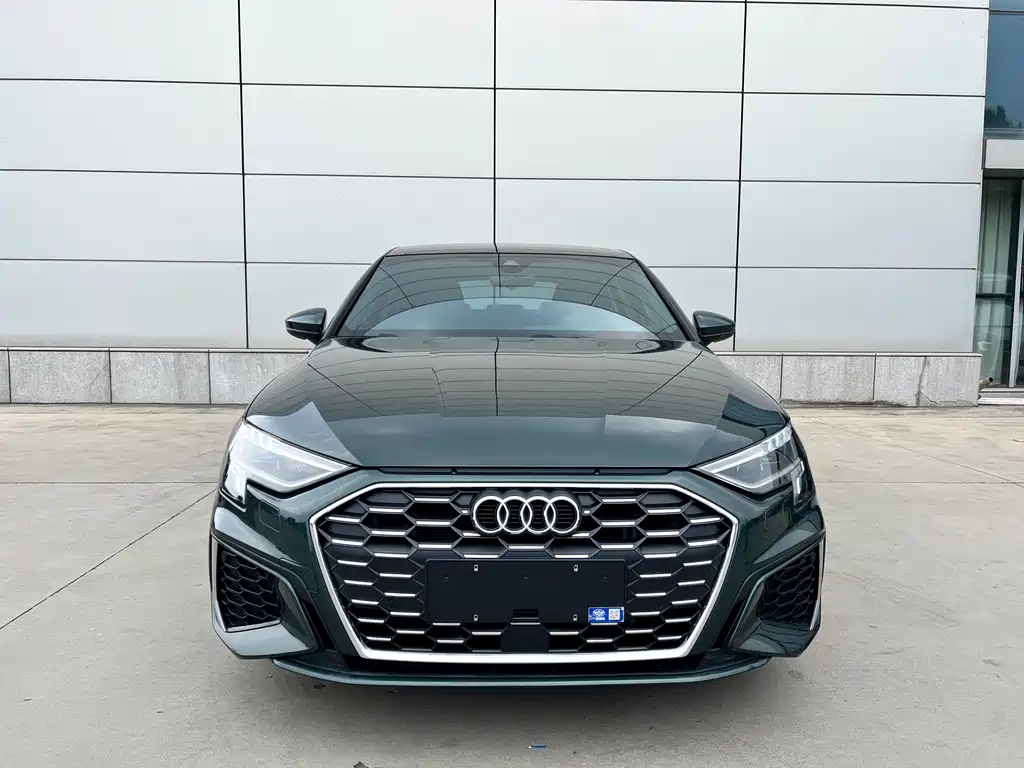 Audi A3 2023 — фото 2