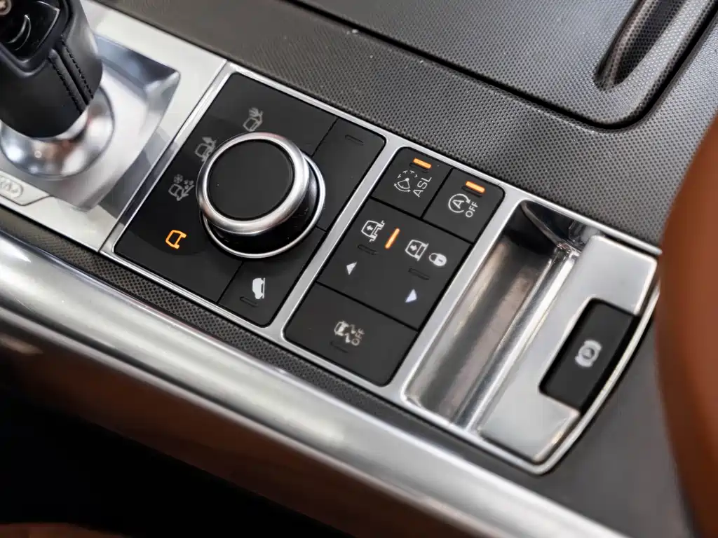 Land Rover Range Rover Sport 2015 — фото 17