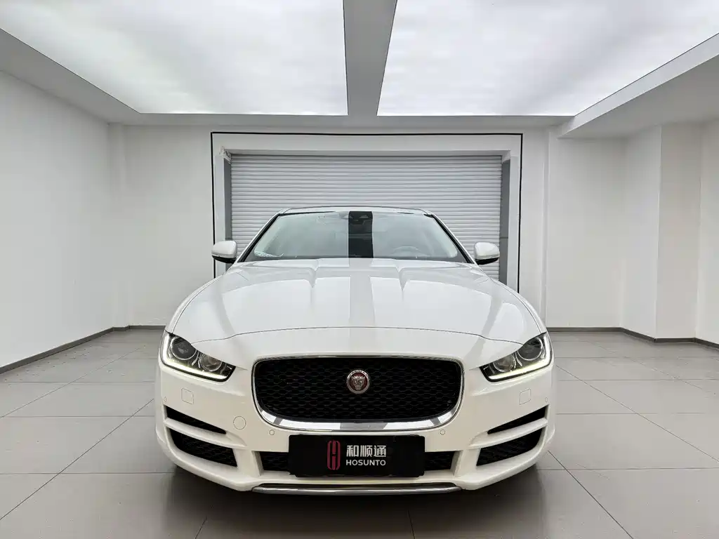 Jaguar XEL 2018 — фото 2
