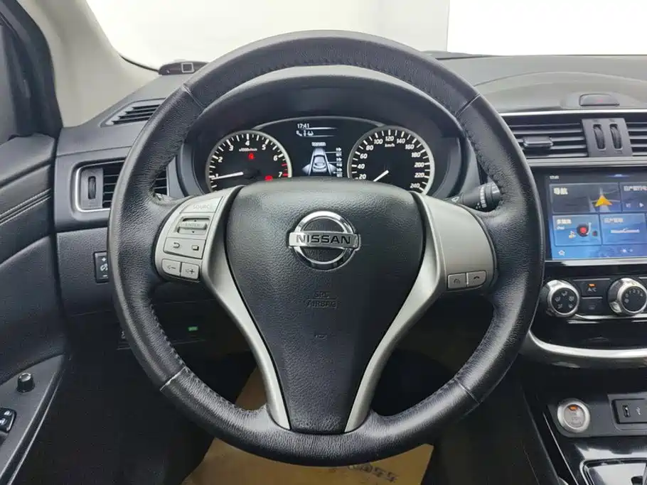 Nissan Tiida 2020 — фото 15