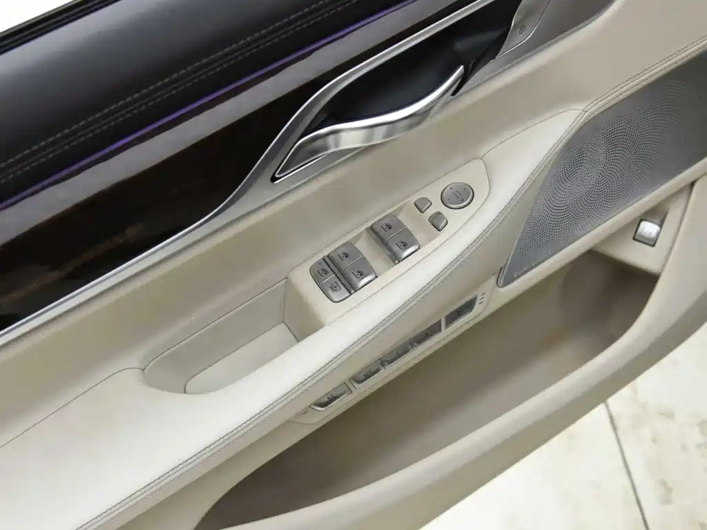BMW 7 Series 2016 — фото 13