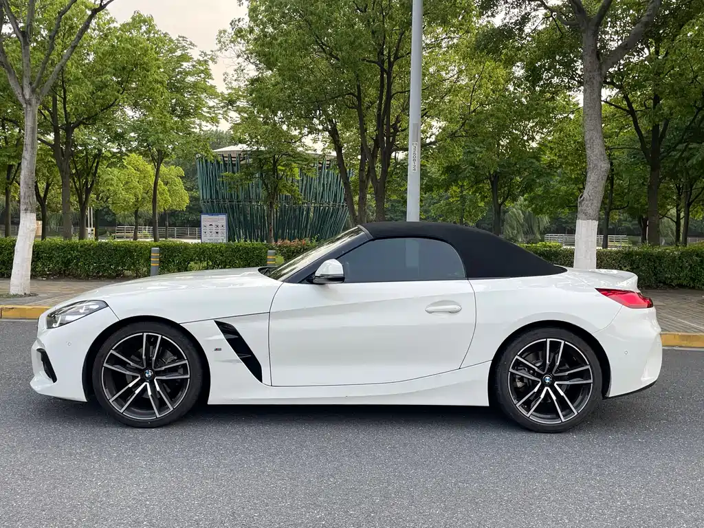 BMW Z4 2022 — фото 10