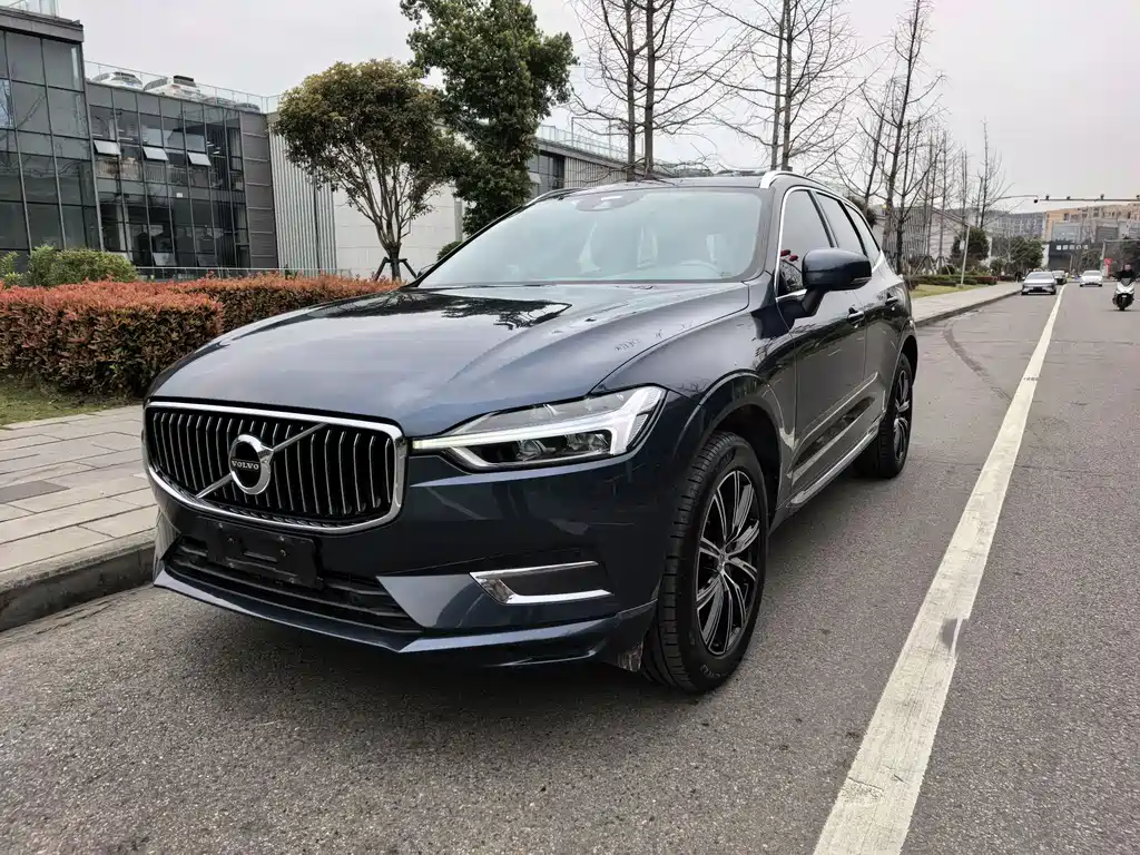 Volvo XC60 2020 — фото 1