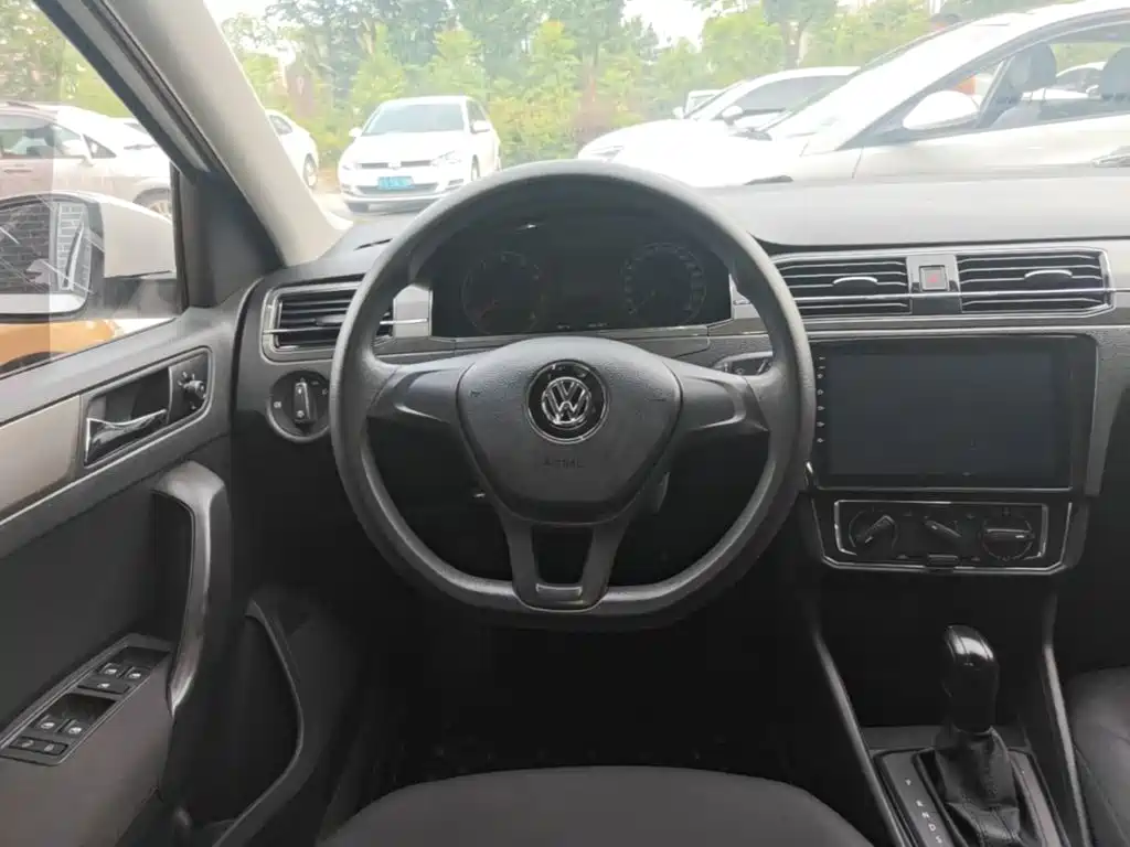 Volkswagen Santana 2018 — фото 11