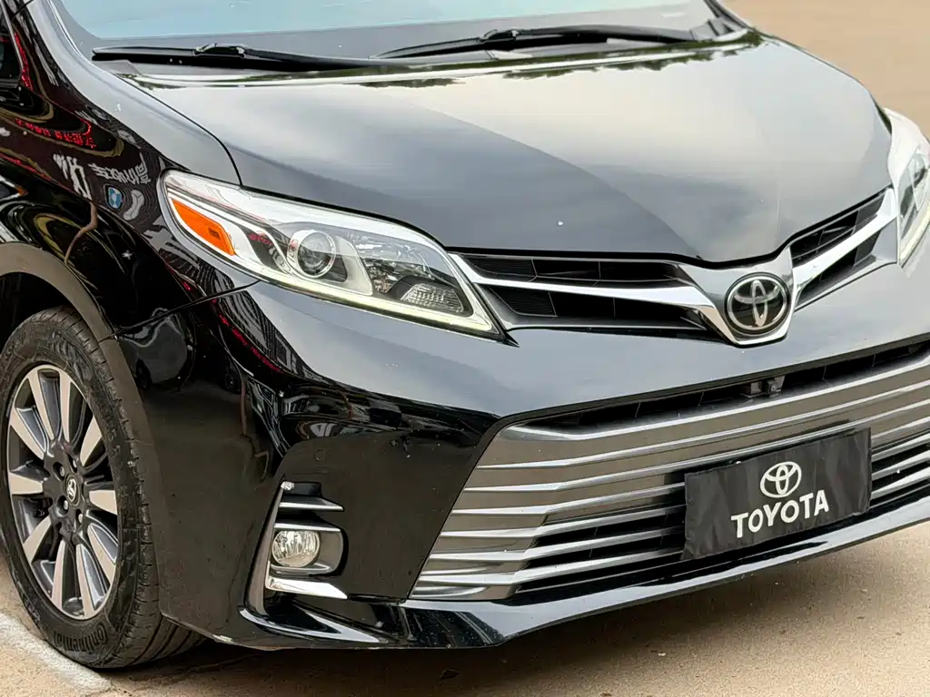 Toyota Sienna 2018 — фото 4
