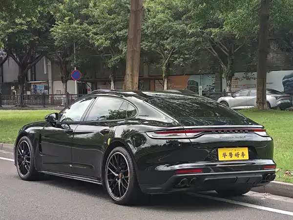 Porsche Panamera 2022