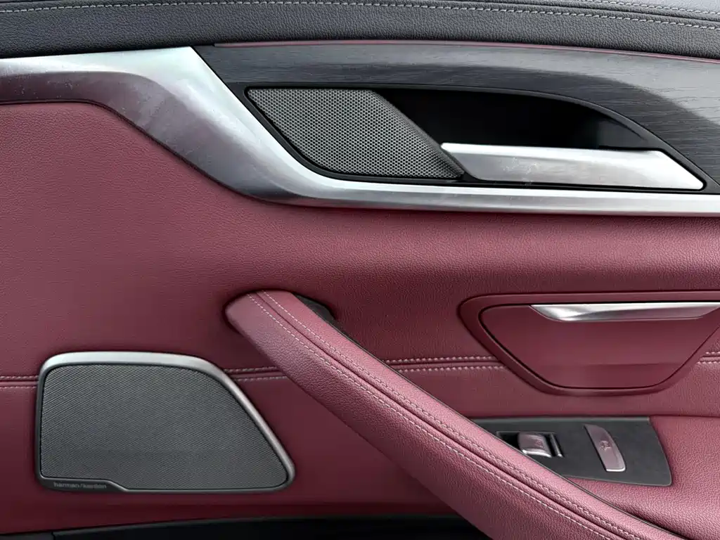 BMW 5 Series 2021 — фото 13
