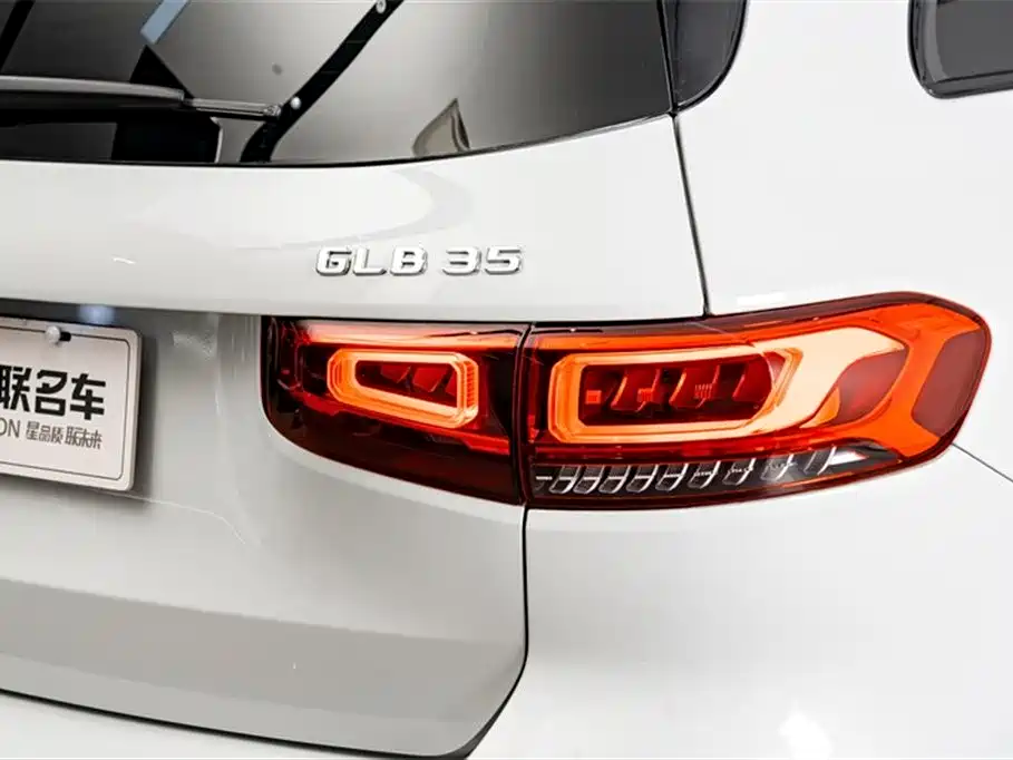 Mercedes-Benz GLB AMG 2023 — фото 10