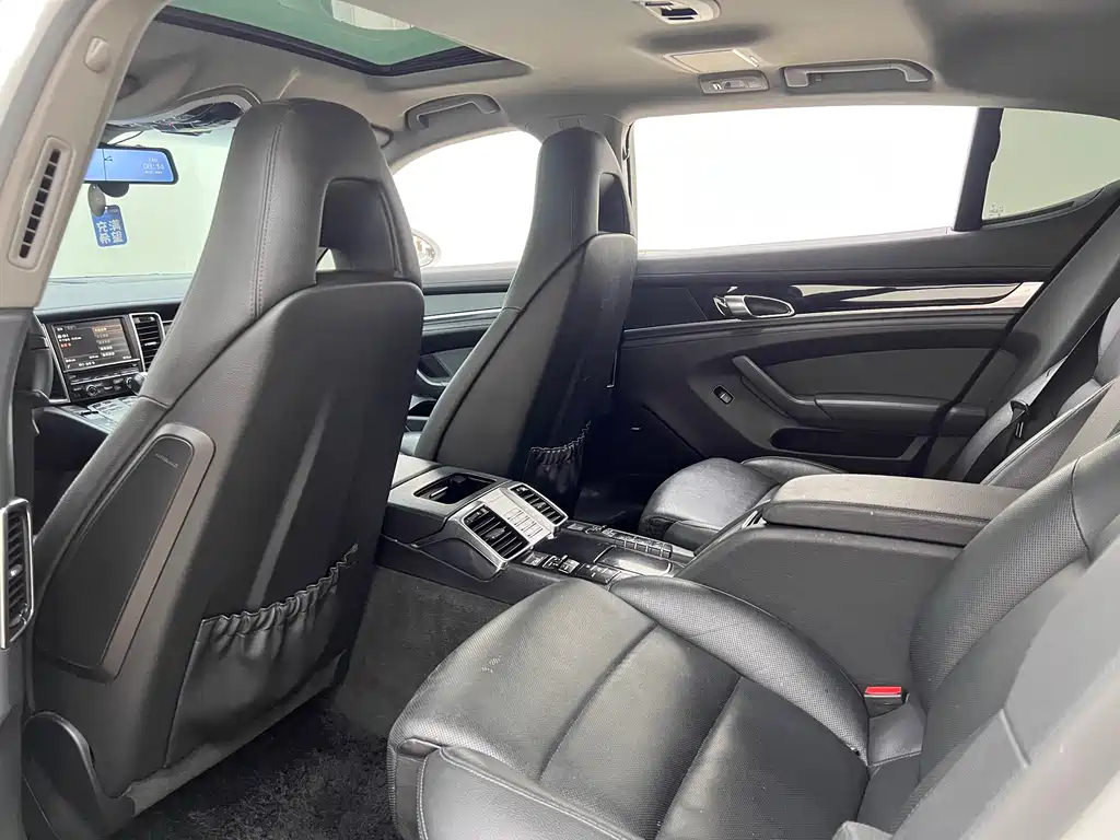 Porsche Panamera 2015 — фото 18