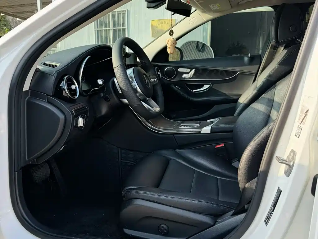 Mercedes-Benz C-Class 2021