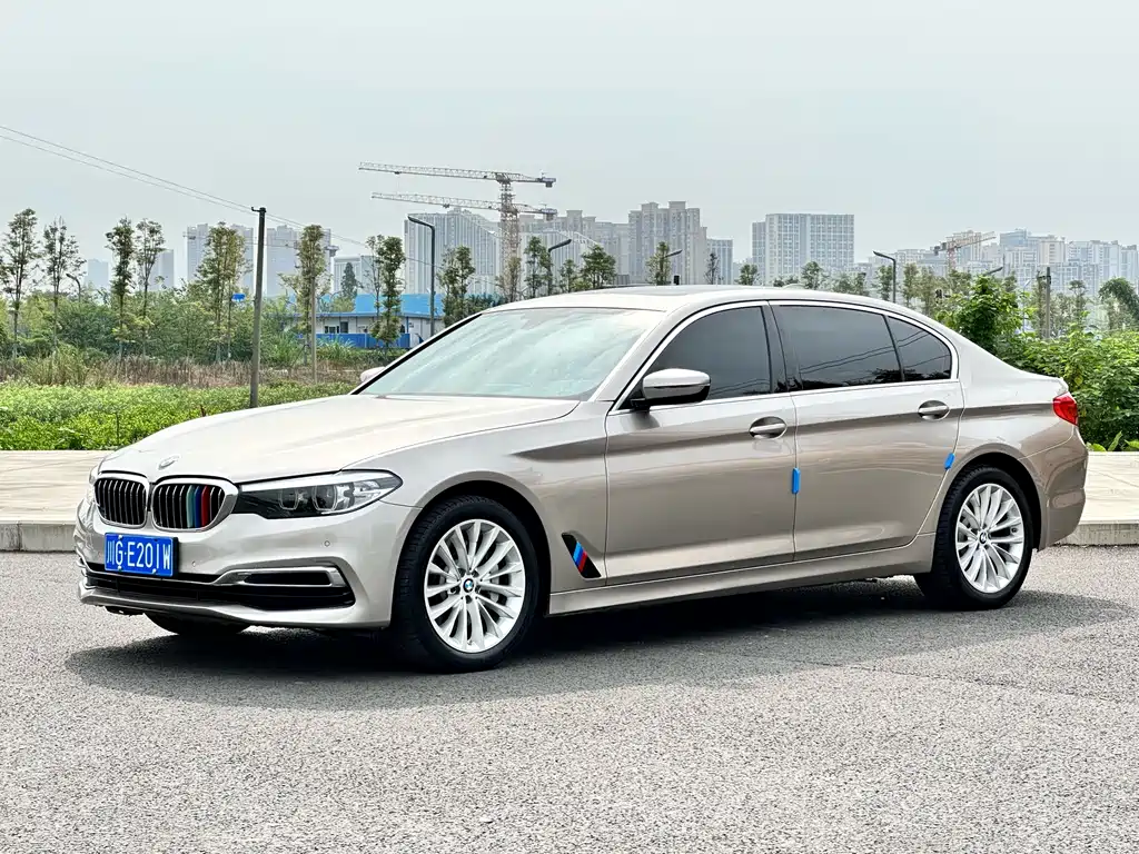 BMW 5 Series 2019 — фото 1