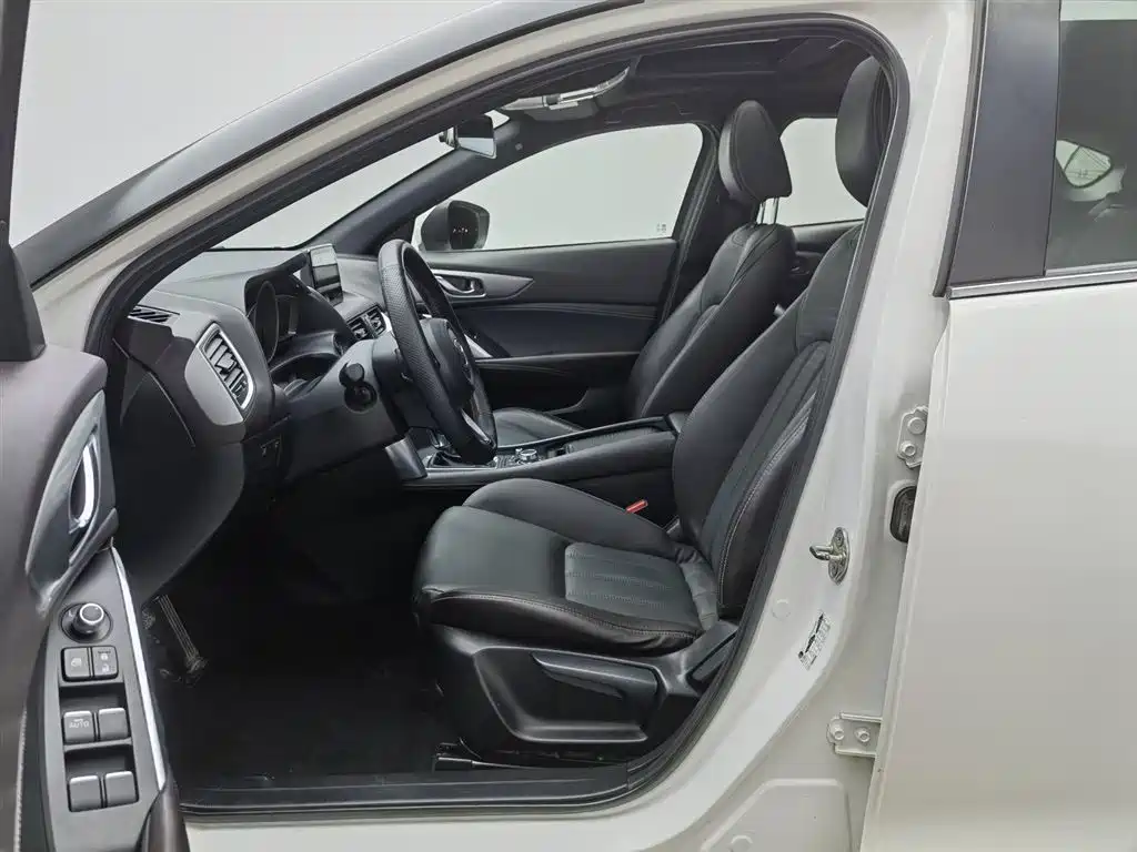 Mazda CX-4 2019 — фото 10