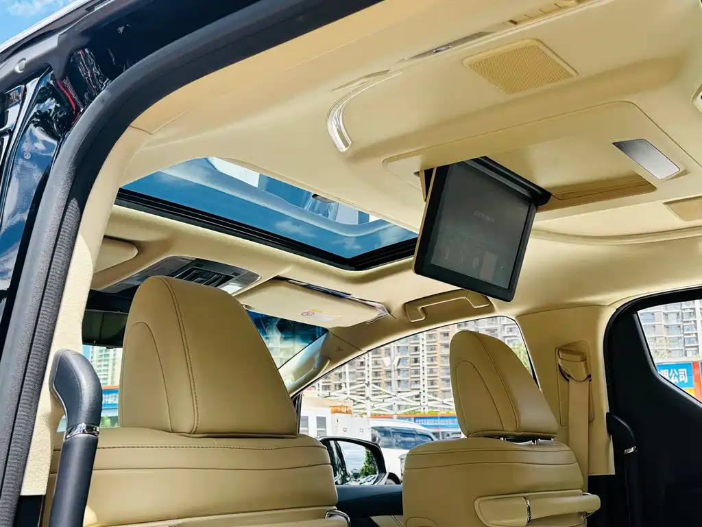 Toyota Alphard 2020 — фото 15