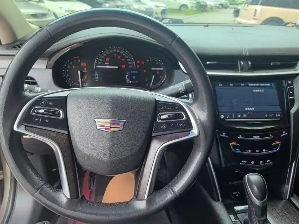 Cadillac XTS 2018 — фото 11