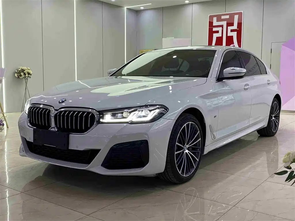 BMW 5 Series 2023 — фото 1