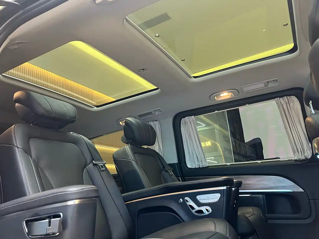 Mercedes-Benz V-Class 2021 — фото 14