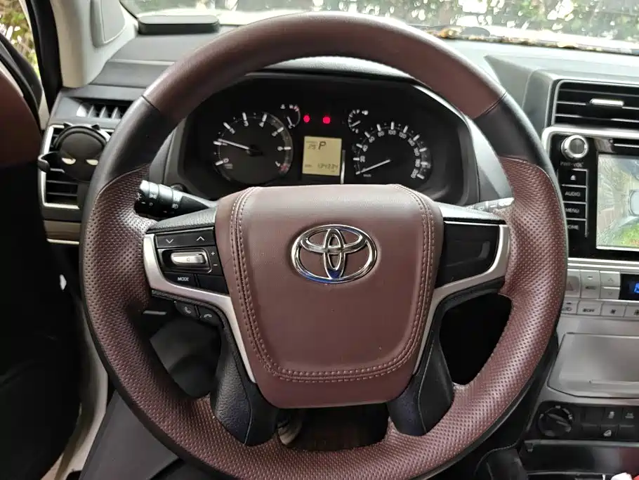Toyota Prado 2018 — фото 15
