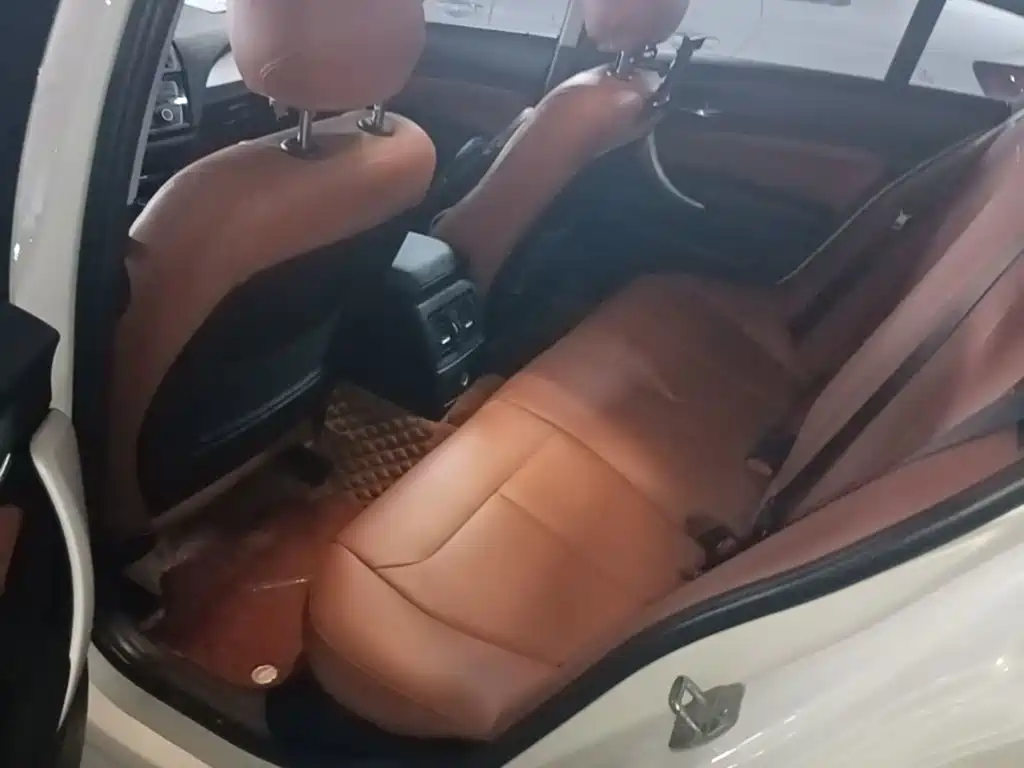 BMW 1 Series 2017 — фото 17