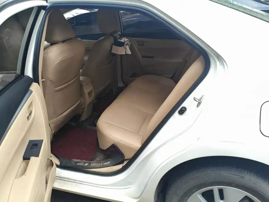 Toyota Corolla 2015 — фото 10