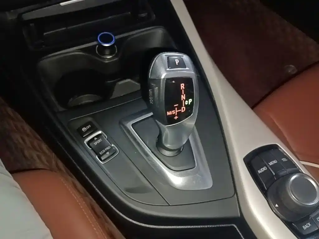 BMW 1 Series 2017 — фото 14