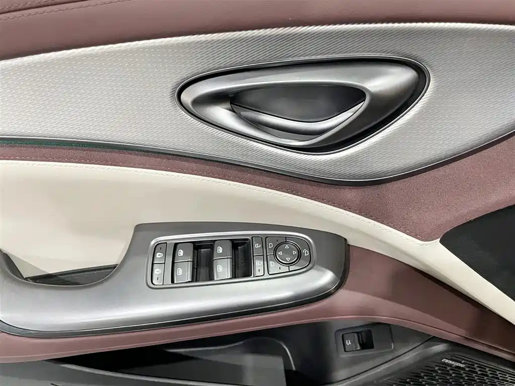 BYD Seal 07 DM-i 2025 — фото 9