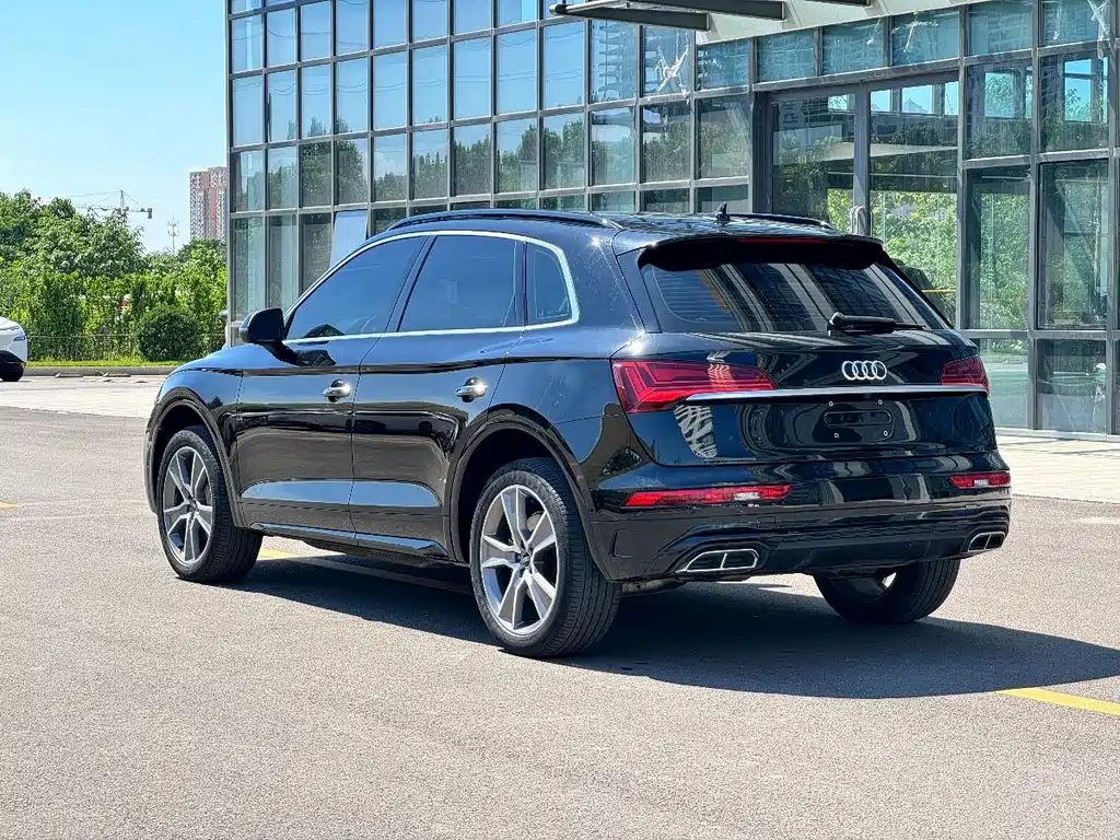 Audi Q5L 2023 — фото 5