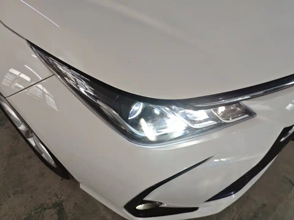 Toyota Corolla 2023 — фото 12