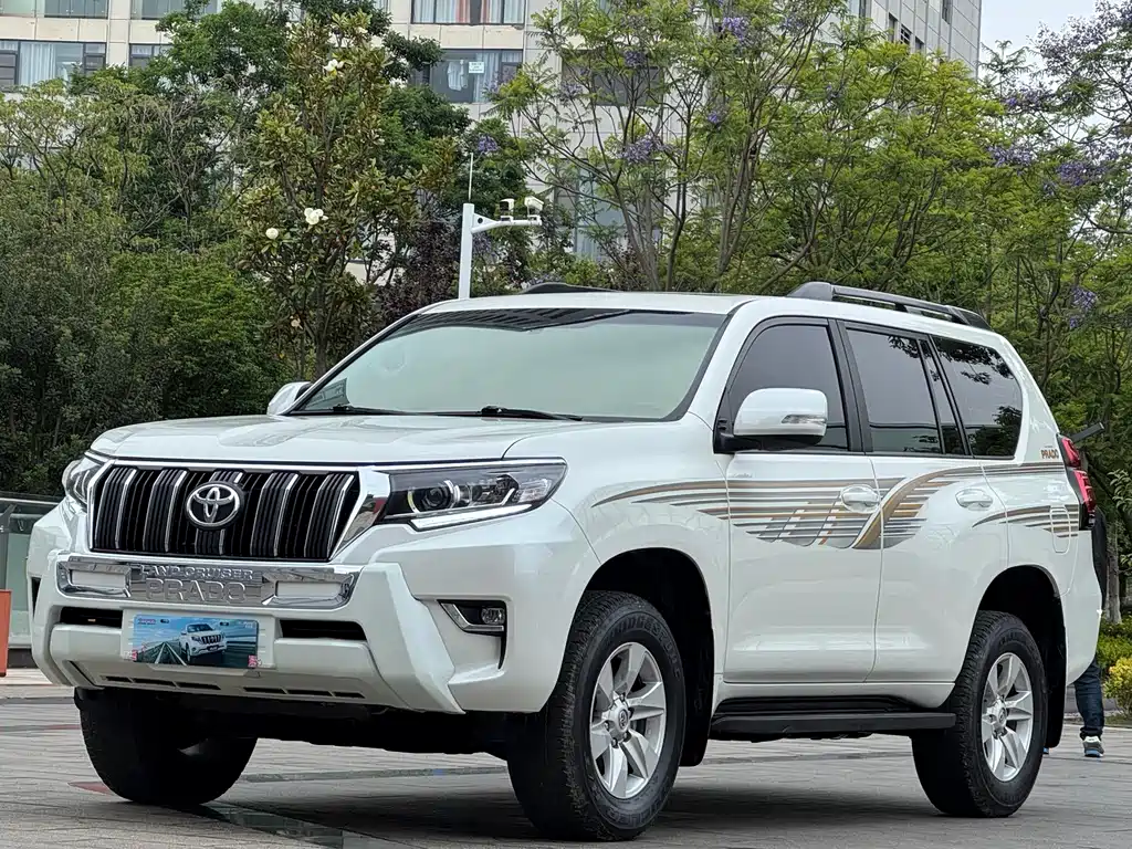 Toyota Prado 2020 — фото 1