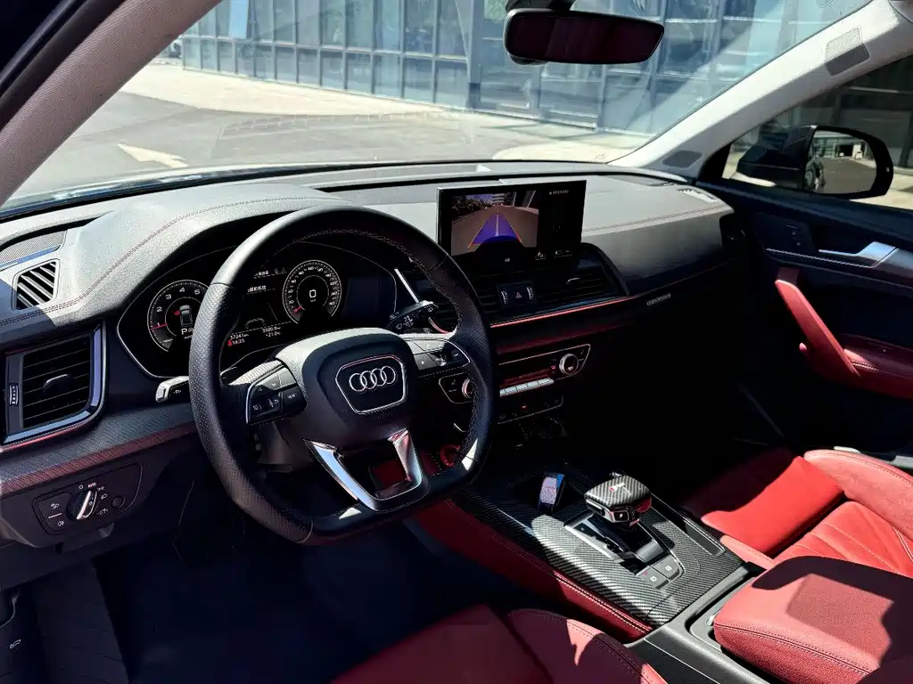 Audi Q5L 2023 — фото 10