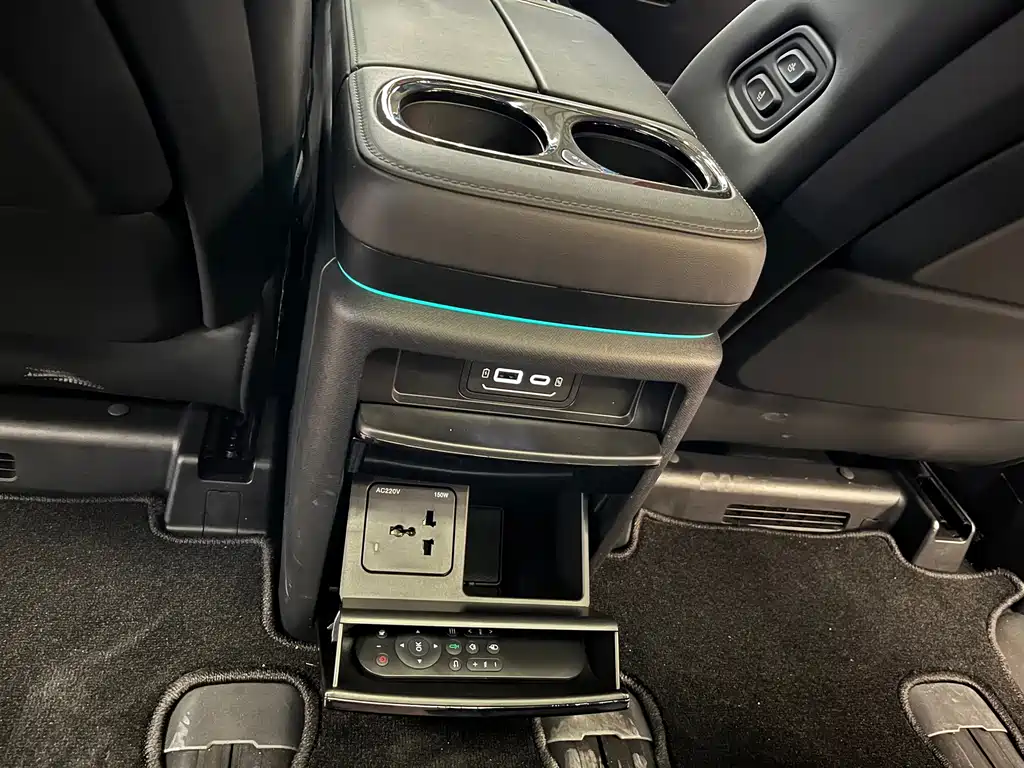 GAC Motor Trumpchi E9 2025 — фото 11