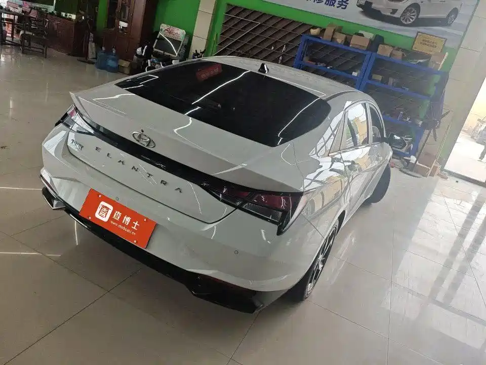 Hyundai Elantra 2023 — фото 2