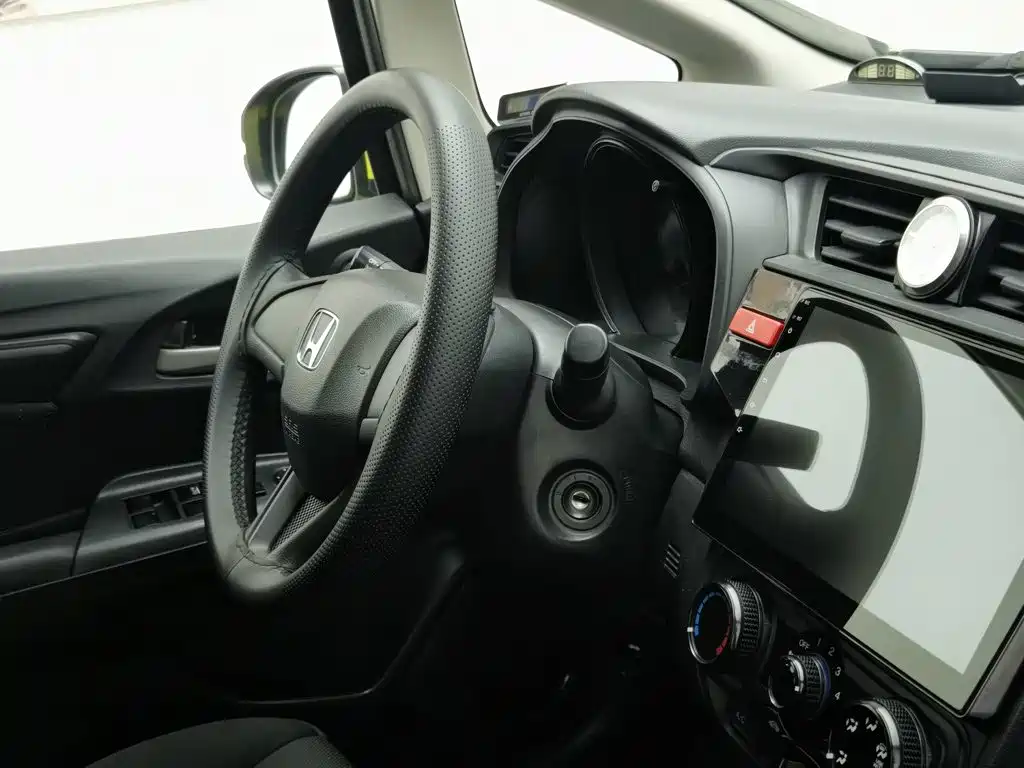 Honda Fit 2015 — фото 22