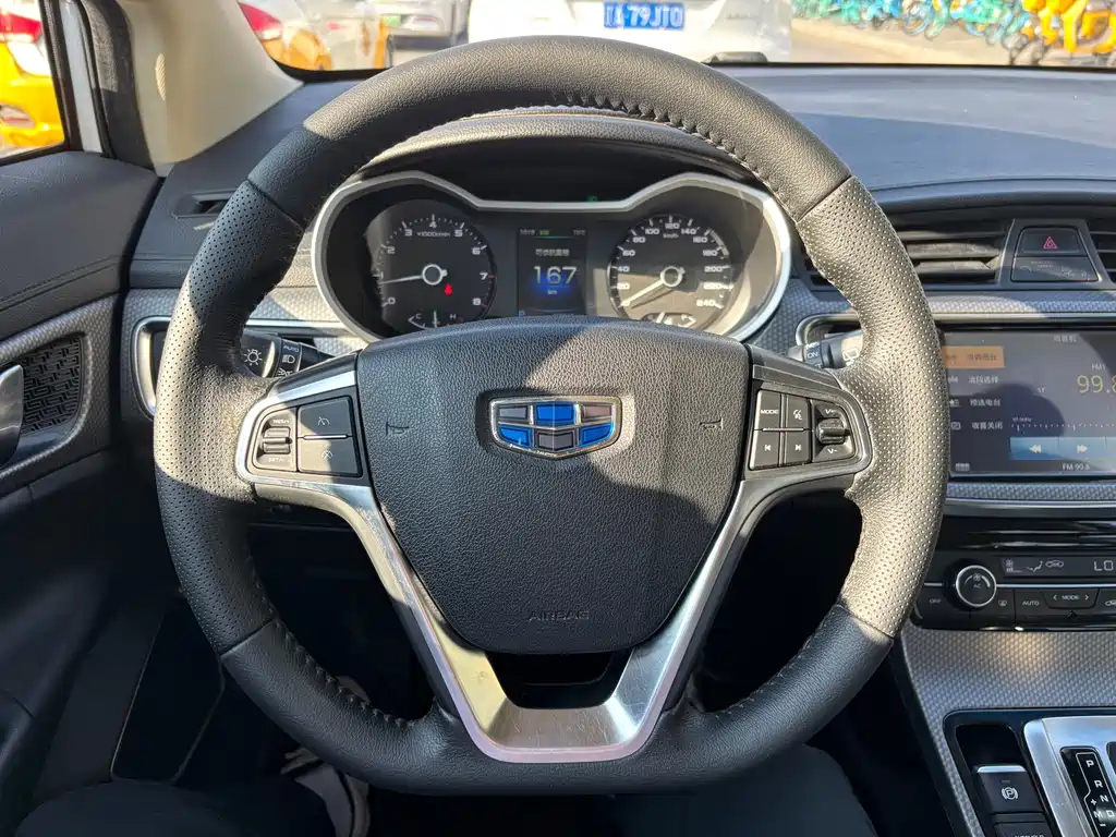 Geely Emgrand GS 2017 — фото 15